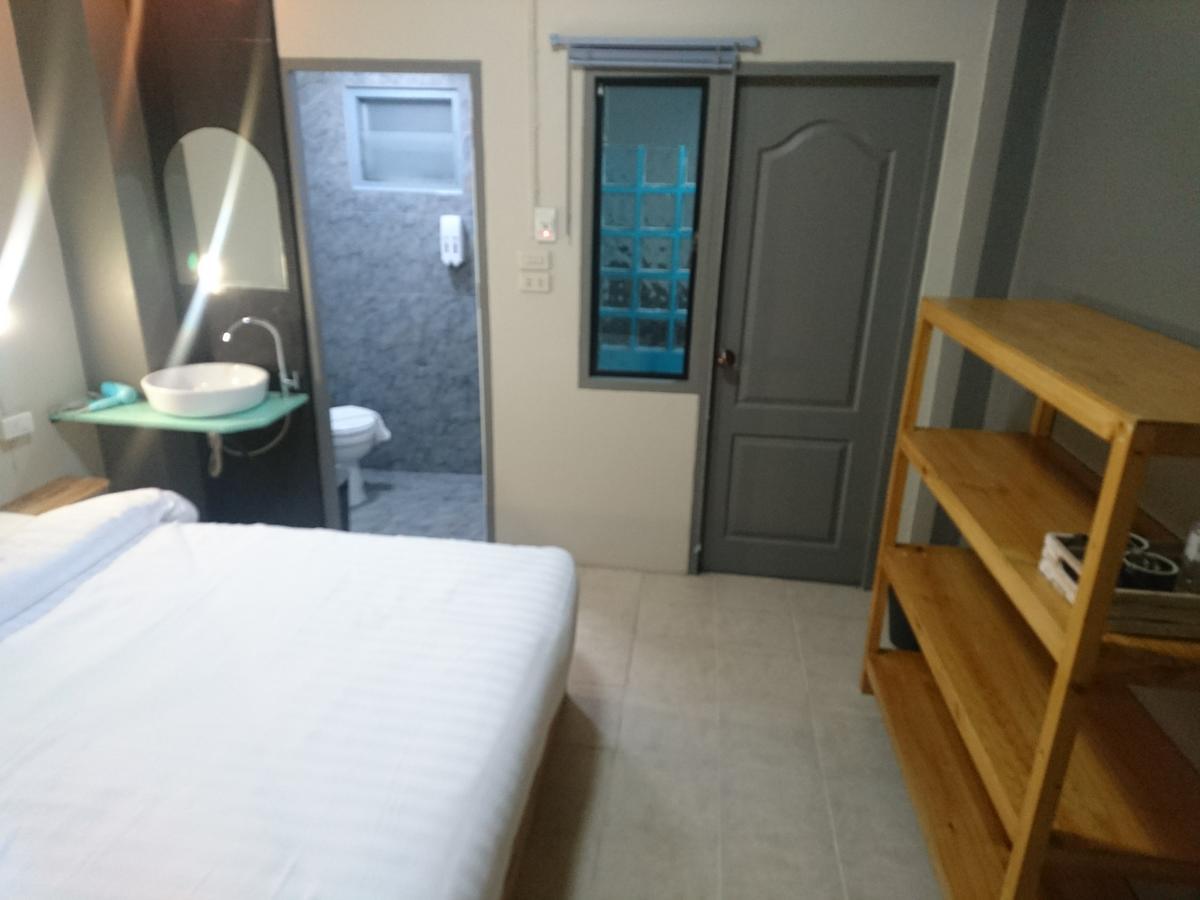 ターペー ゲート ロッジ チエンマイ 部屋 写真